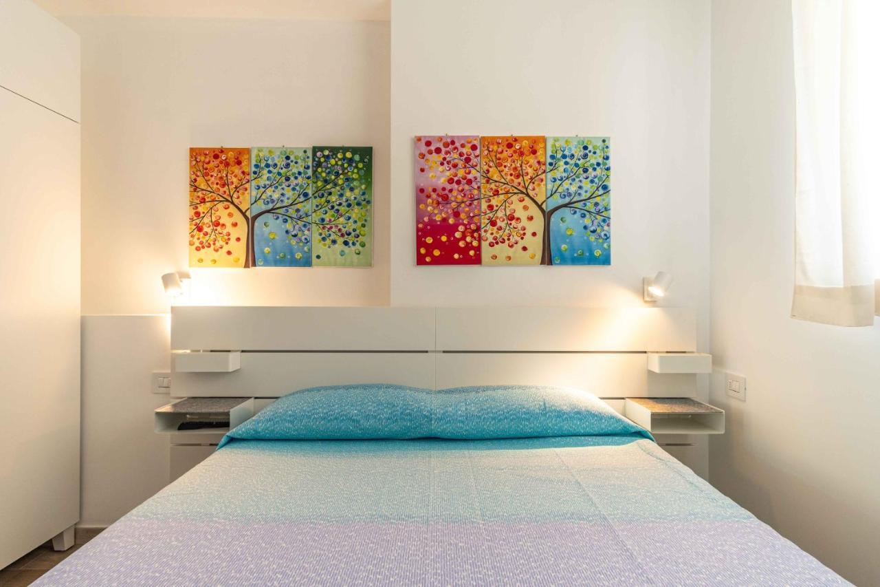 Seven Notes Guest House Bari Exteriör bild