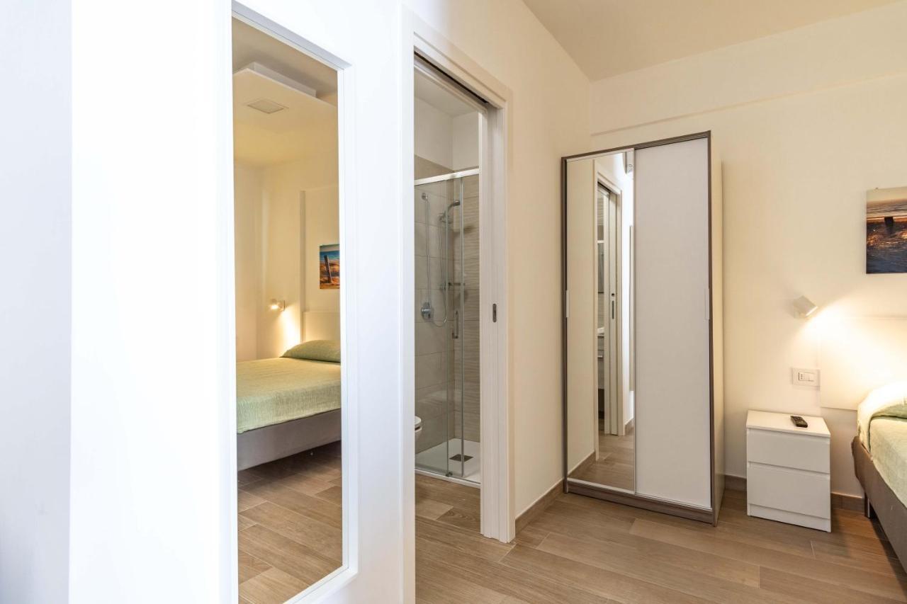 Seven Notes Guest House Bari Exteriör bild