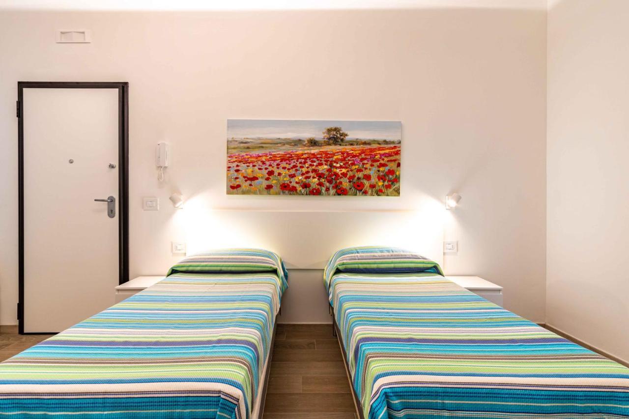 Seven Notes Guest House Bari Exteriör bild