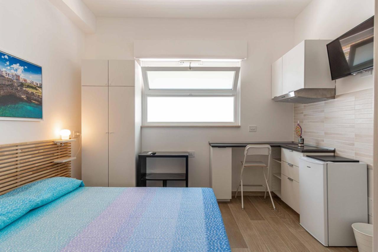 Seven Notes Guest House Bari Exteriör bild
