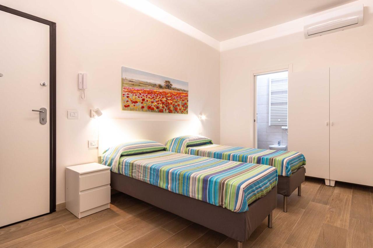 Seven Notes Guest House Bari Exteriör bild